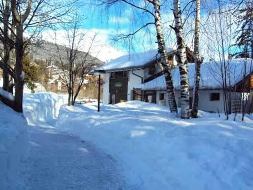 Dortoir Moubra Vandrarhem Crans-Montana Exteriör bild